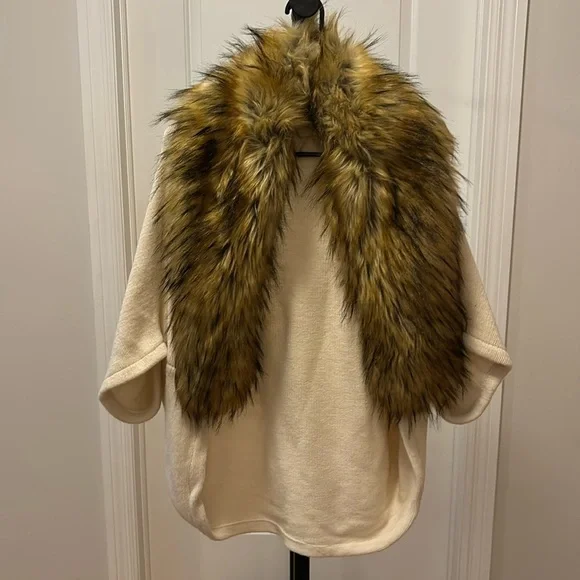 Bebe cardigan with fur neck trim - Picture 1 of 2